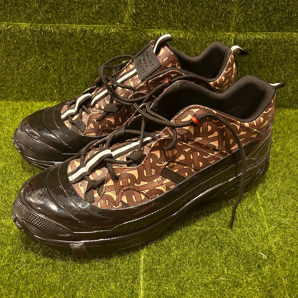 Burberry shoes